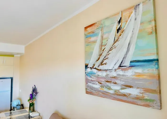 Sunny Apartment *